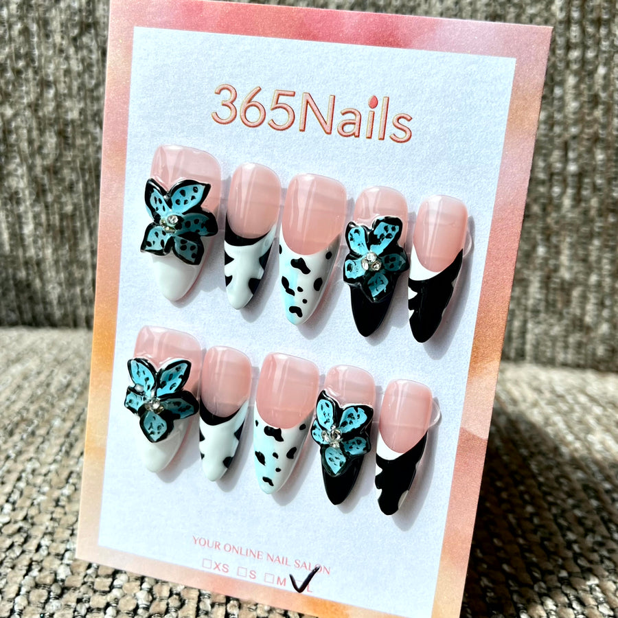365nails: "Papillon Minuit" – Papillon 3D & Imprimé Dalmatien Ongles en Forme Amande Faits Main