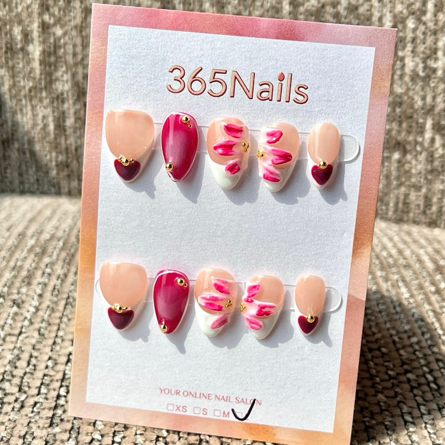 365nails: "Nude Pink Flower Heart Short" – Handmade Short Almond Press-On Nails