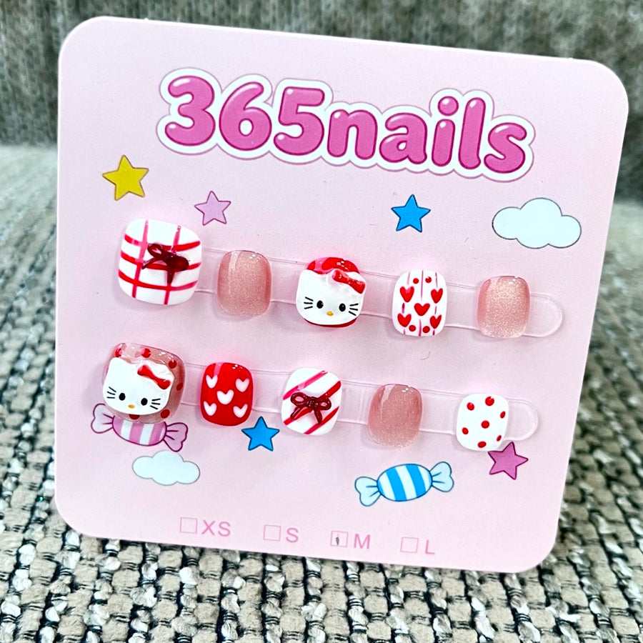 365nails: "Hello Kitty's Gift Box" – 3D 캐릭터 수제 숏 네일
