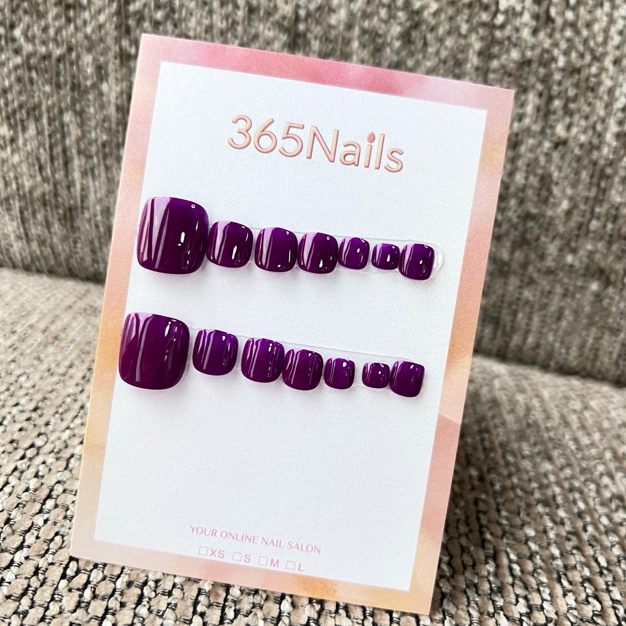 365nails: 優雅深紫純色 – 手工製足部穿戴甲