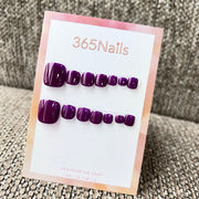 365nails: 優雅深紫純色 – 手工製足部穿戴甲