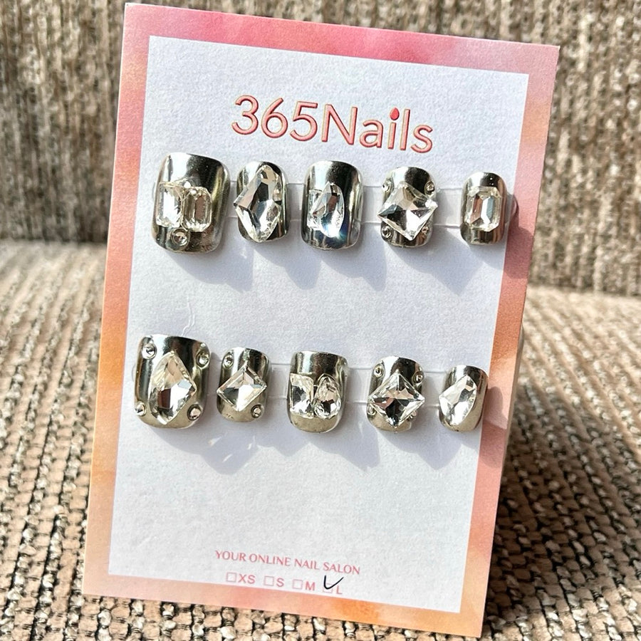 365nails: 실버 크롬 대형 라인스톤 – 수제 숏 스퀘어형 프레스온 네일