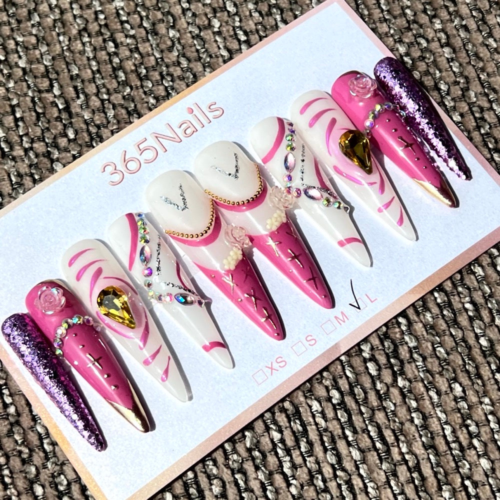 365nails: 「電光之心」– 3D 心形與亮粉 手工製 長款 尖形 穿戴甲
