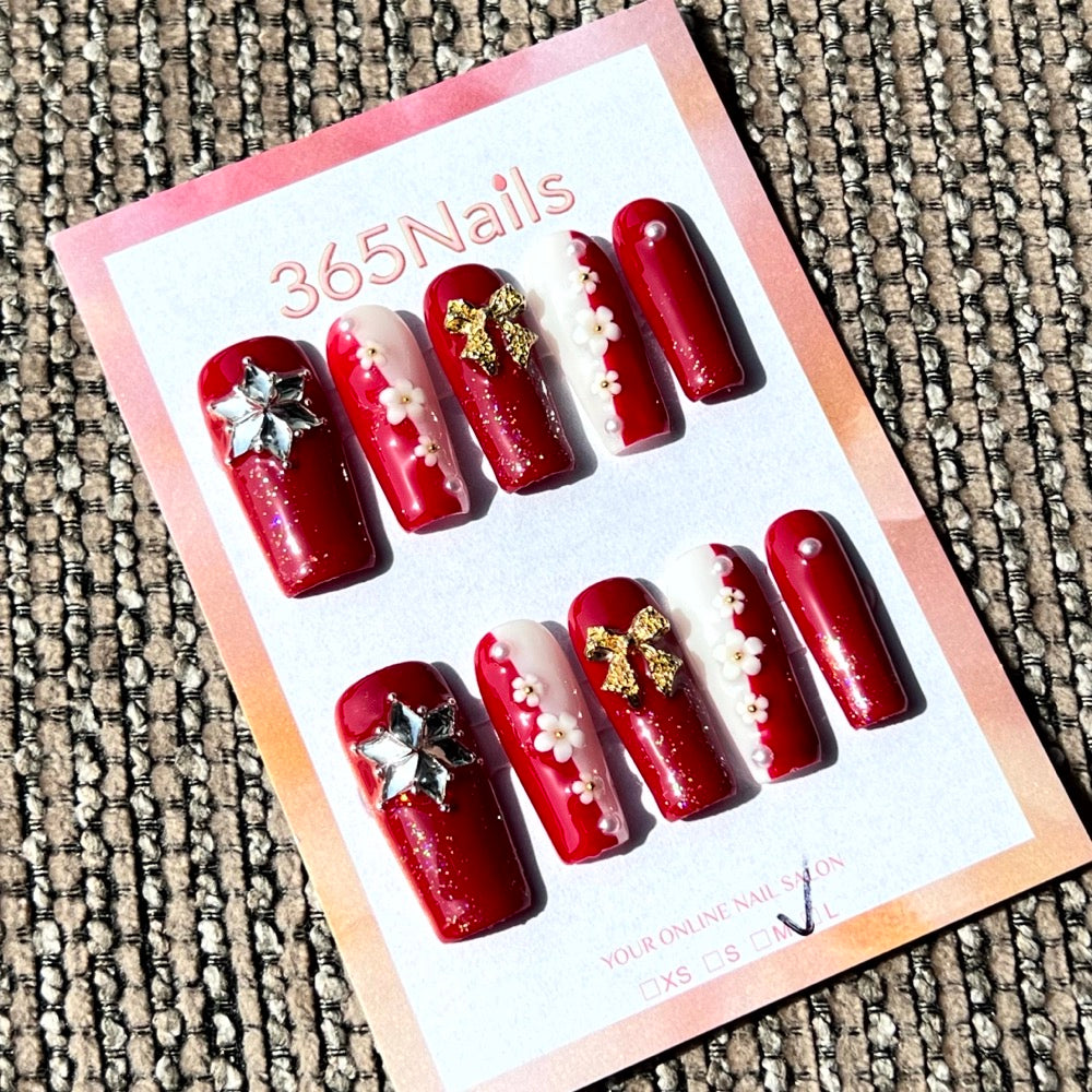 365nails: "진홍 축제" – 3D 눈송이 & 리본 수제 코핀형 네일