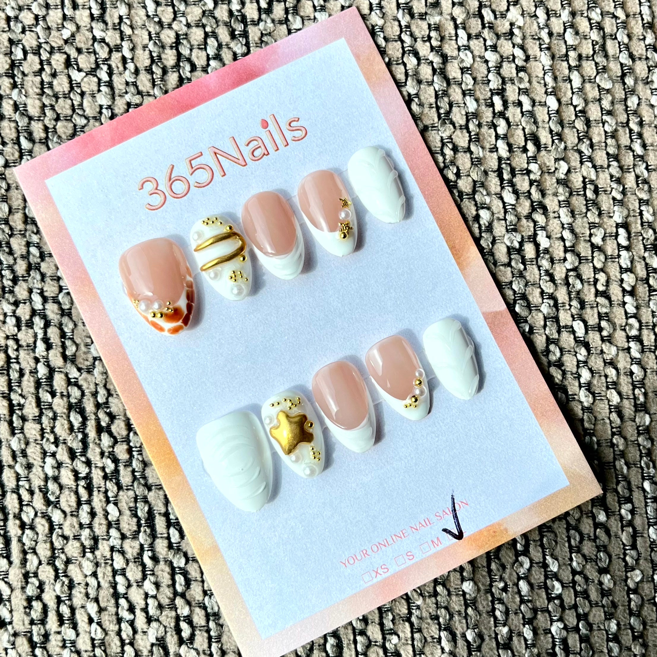 365nails: "琥珀綻放" – 3D花卉與金箔 手工製 穿戴甲 中長款 杏仁形甲