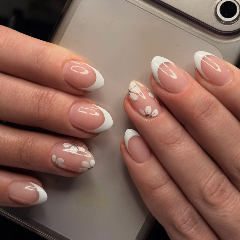 French Animal Print Glossy Brown Almond Short Press On Nails – Design 10