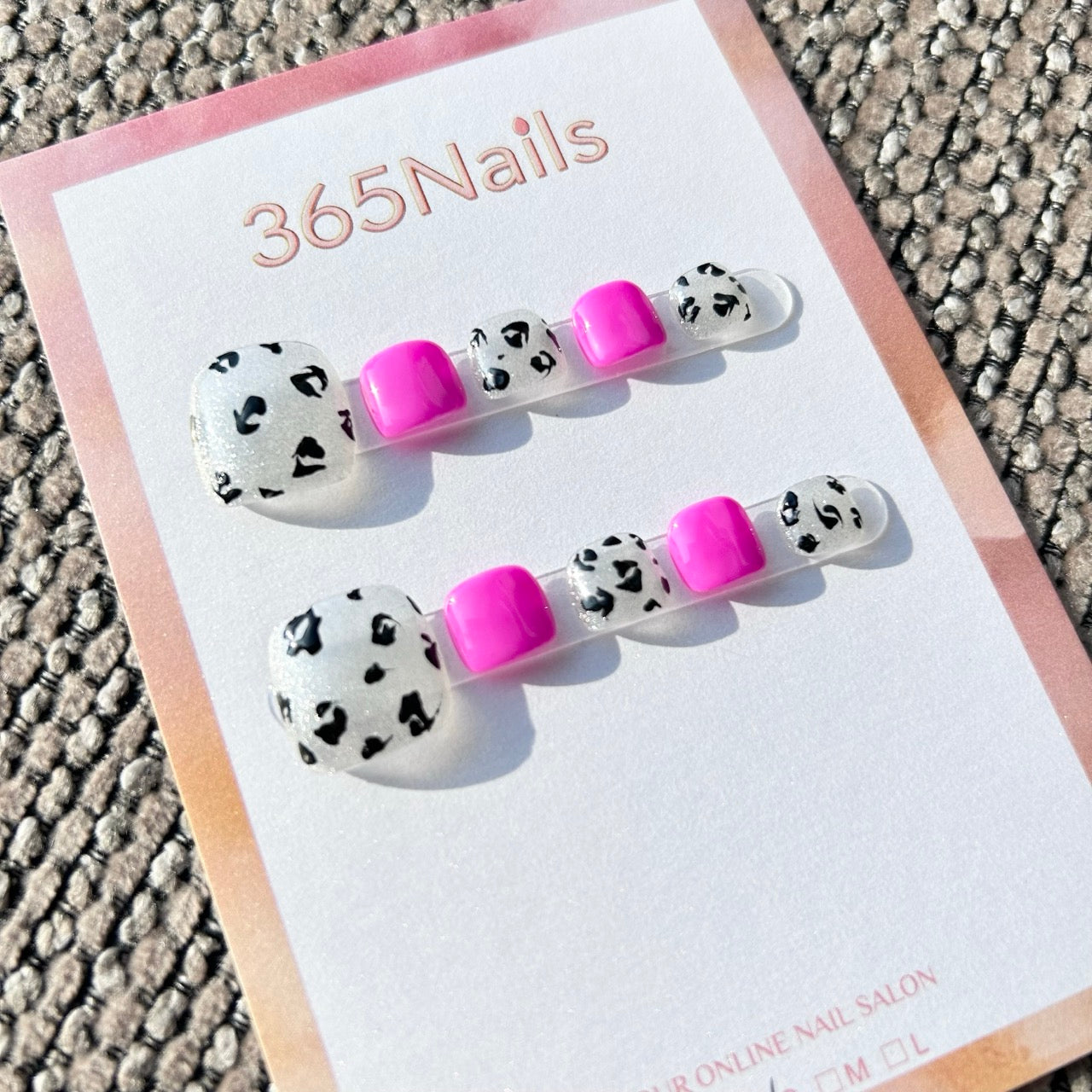 365nails: 熱粉色牛紋 – 手工製足部穿戴甲