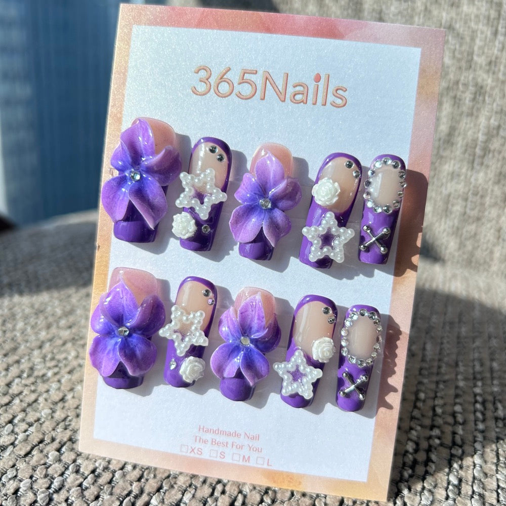 Esculpindo a Flora: "Sonho Elétrico Violeta" – Flores Roxas 3D e Estrelas de Pérola em Unhas Francesinhas