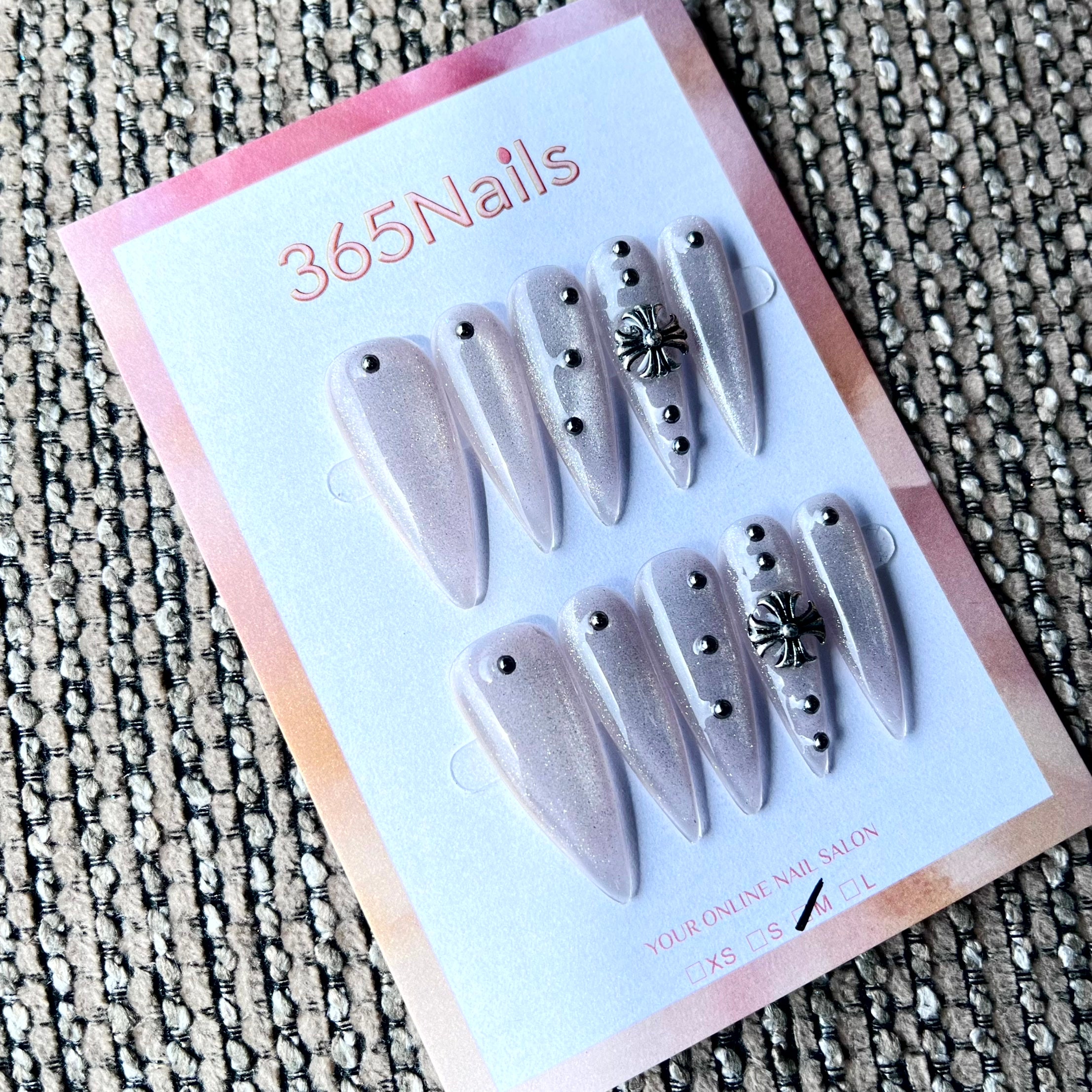 365nails: "Croix Chrome Stiletto" – Ongles Stiletto Longs et Pointus Faits Main