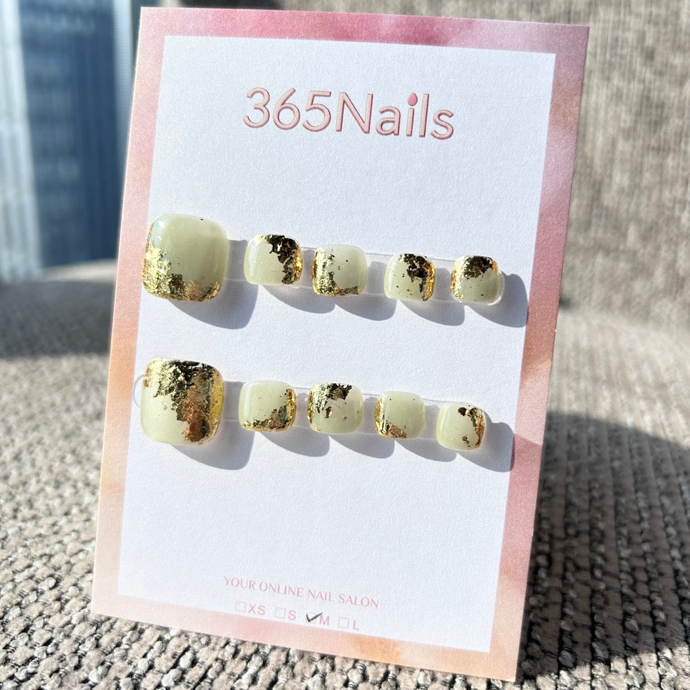 365nails: "pale jade gold foil" – handmade press-on toenails / pedicure