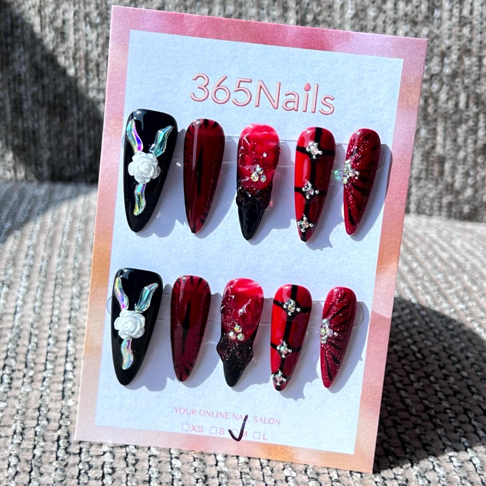 365nails: "크림슨 래빗" – 3D 캐릭터 & 캣아이 수제 스틸레토형 네일