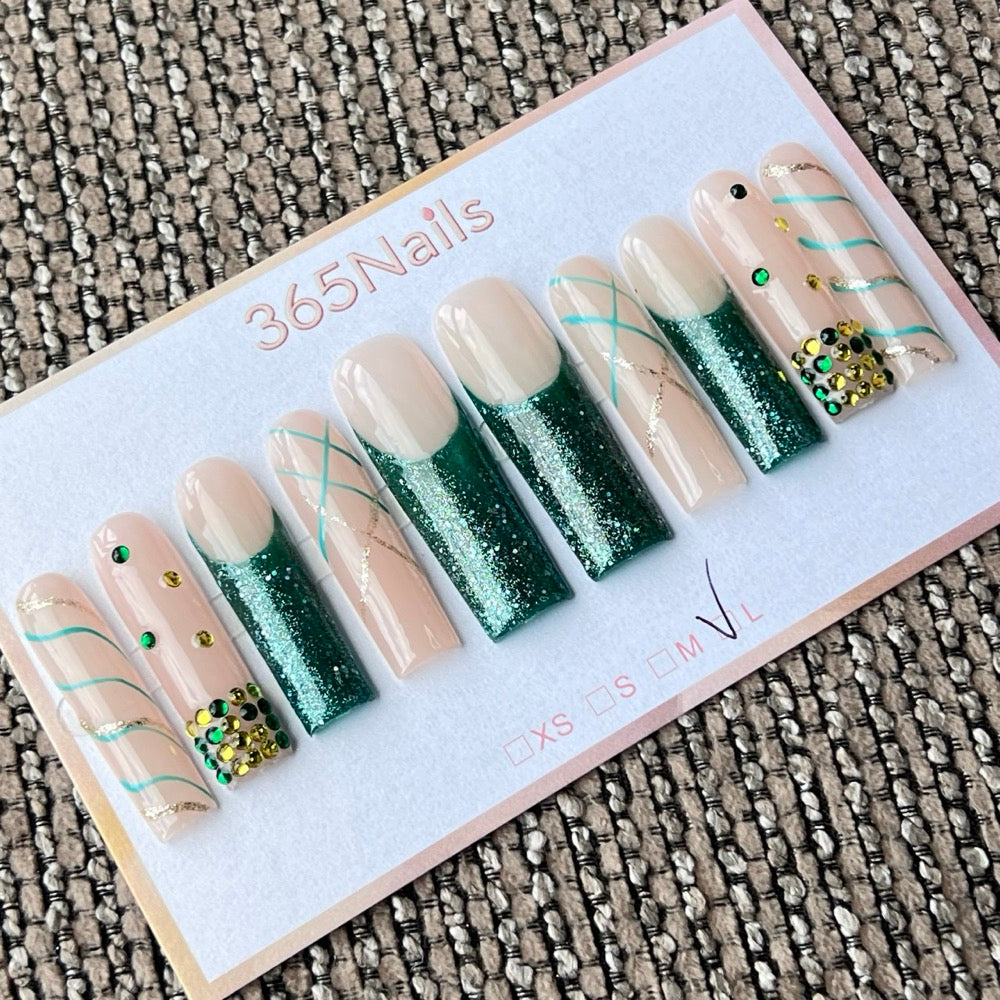 365nails: "Emerald Gatsby" – 3D 라인스톤 수제 코핀형 네일