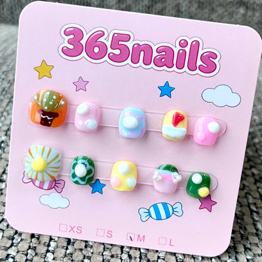 365nails: "Candy Land Pop" – 3D 캔디 & 도넛 수제 숏 스퀘어형 네일