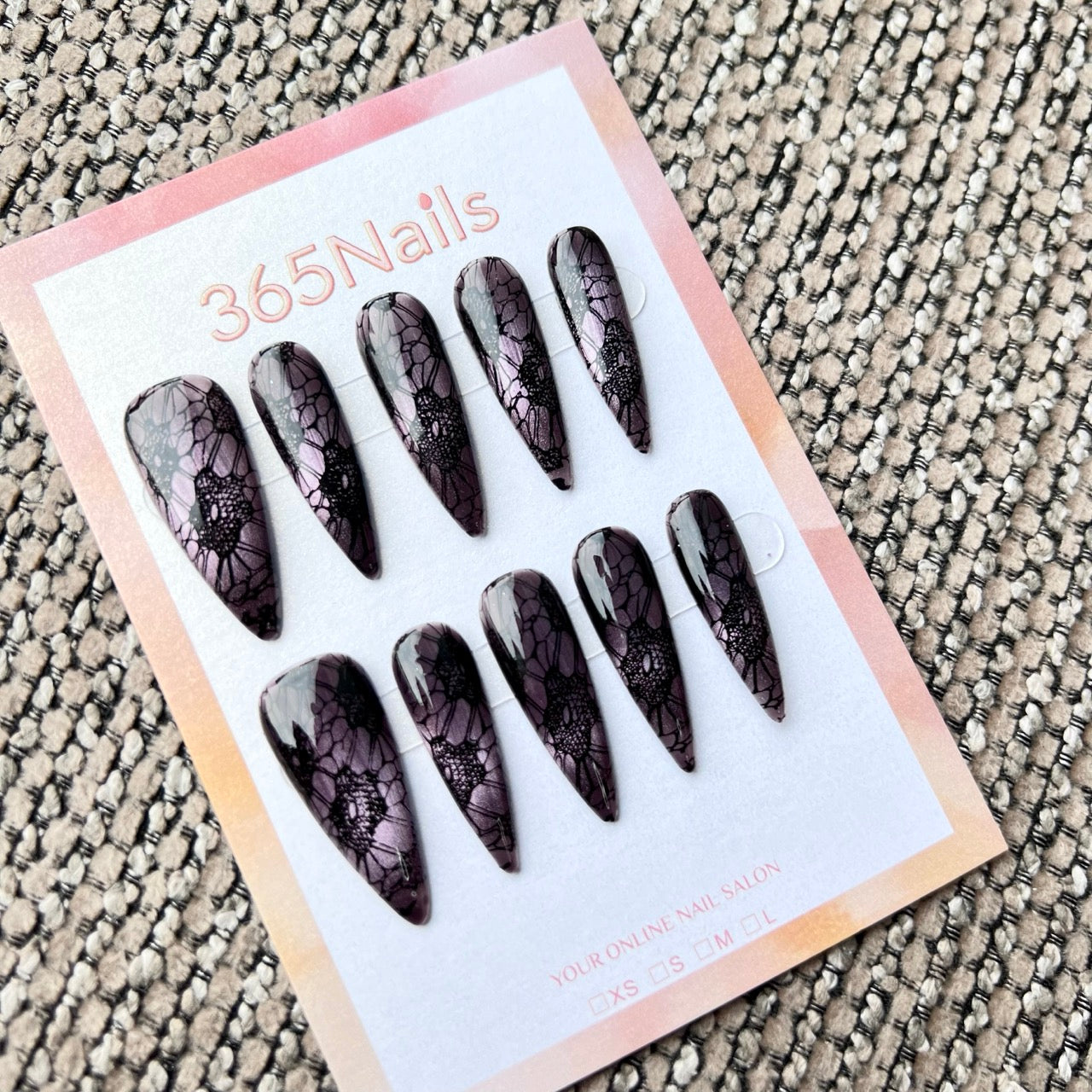 Cosmic Fatale: "Plum Lace Veil" – Unhas Postiças Artesanais Pontiagudas Longas Stiletto