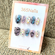 Logotipo de Luxo 365nails: "Harajuku Bunny" – Unhas Ovais Artesanais Holográficas de Desenho Animado e Pontos Neon