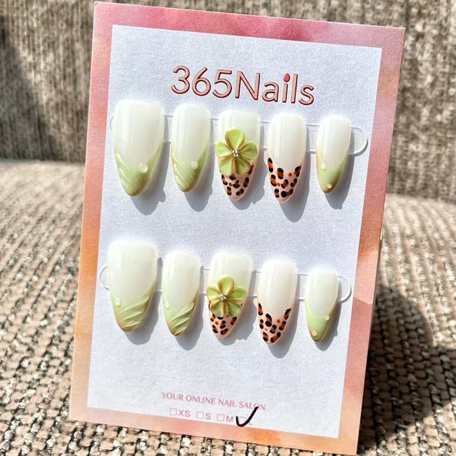 365nails: "White Green Leopard Flower Mix" – Handmade Medium Stiletto Press-On Nails