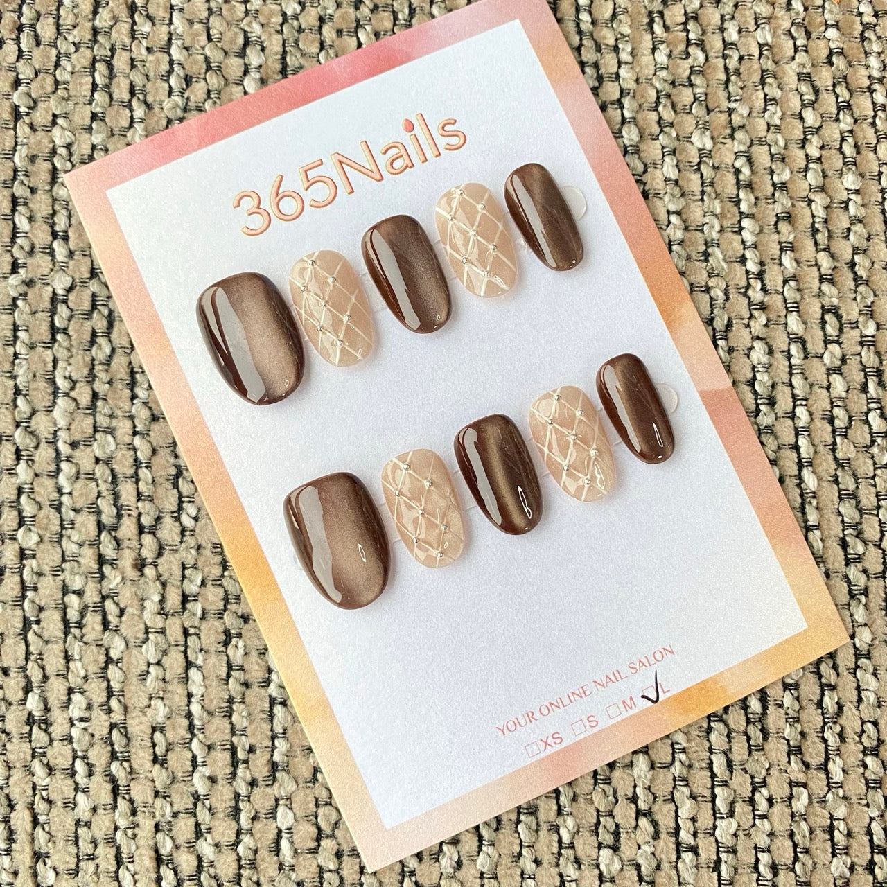 365nails: "Chocolate Cat Eye Diamond Grid" – handmade press-on nail