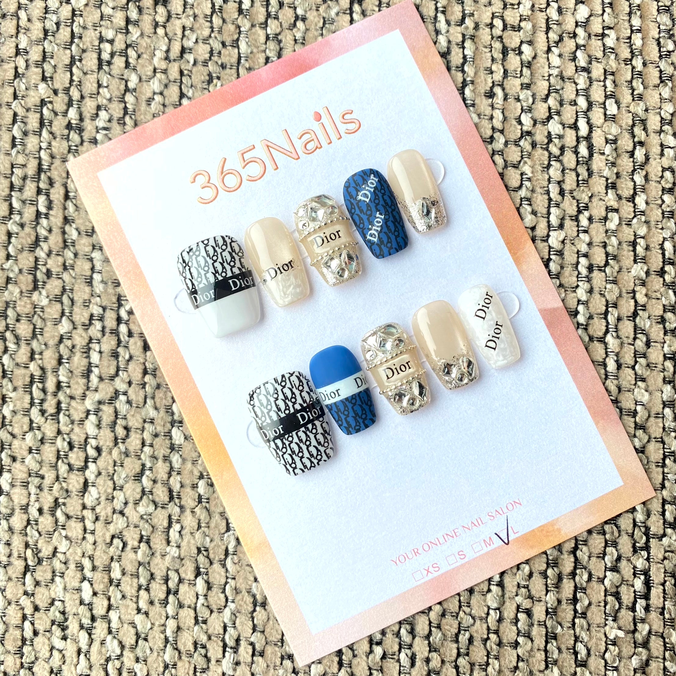 Luxury Logo 365nails: "Blue Monogram" – 럭셔리 타이포그래피 & 대형 라인스톤 수제 스쿼발형 네일