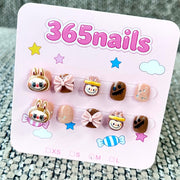 365nails: "Sueños de conejo de cacao" – Uñas cortas hechas a mano con personajes 3D