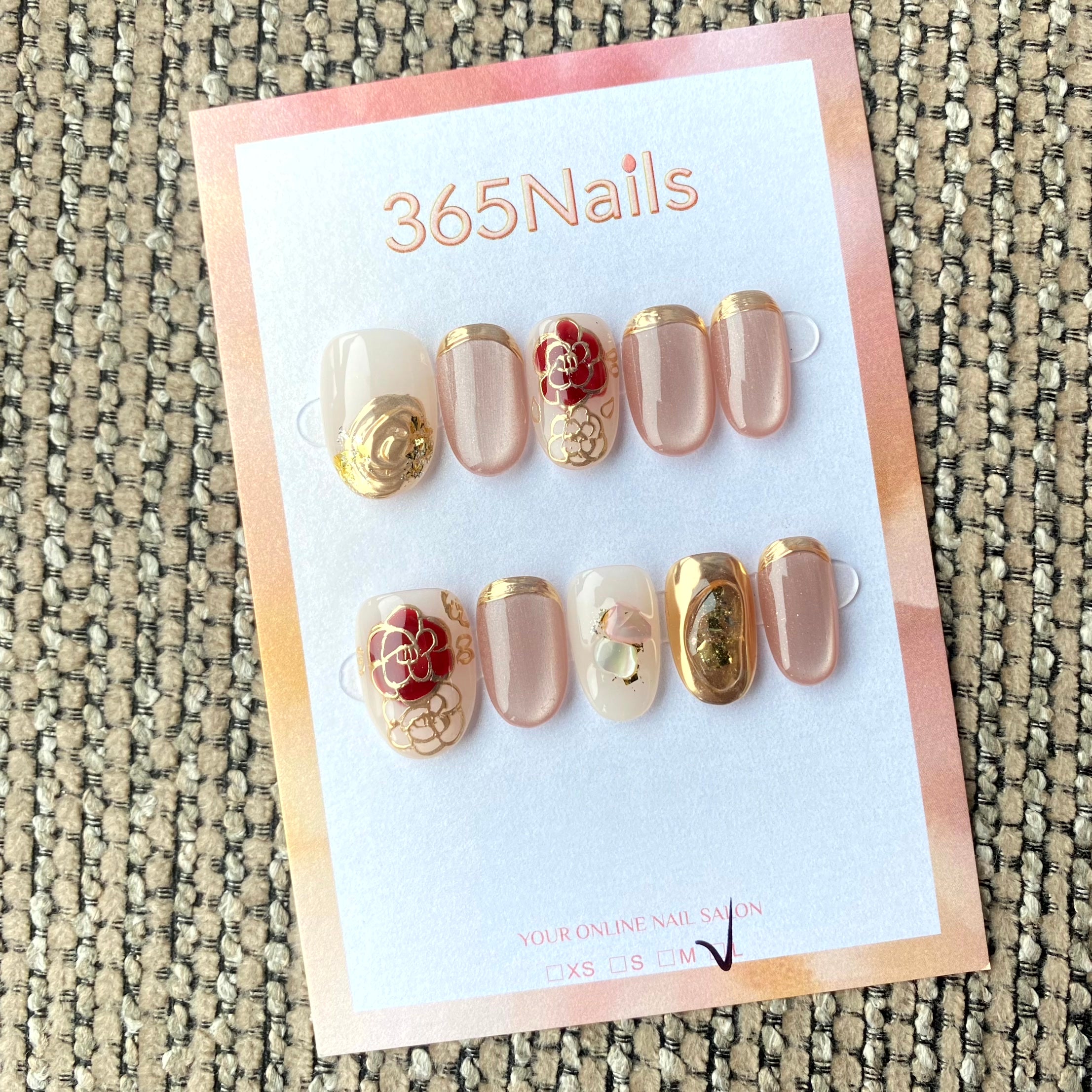 365nails : « Rose cramoisie dorée » – Floral 3D & chrome or, ongles forme ovale faits main.