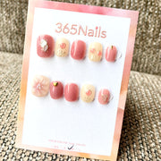 365nails 桃花 — 3D 立體花卉與愛心 手工製 短款方形穿戴甲