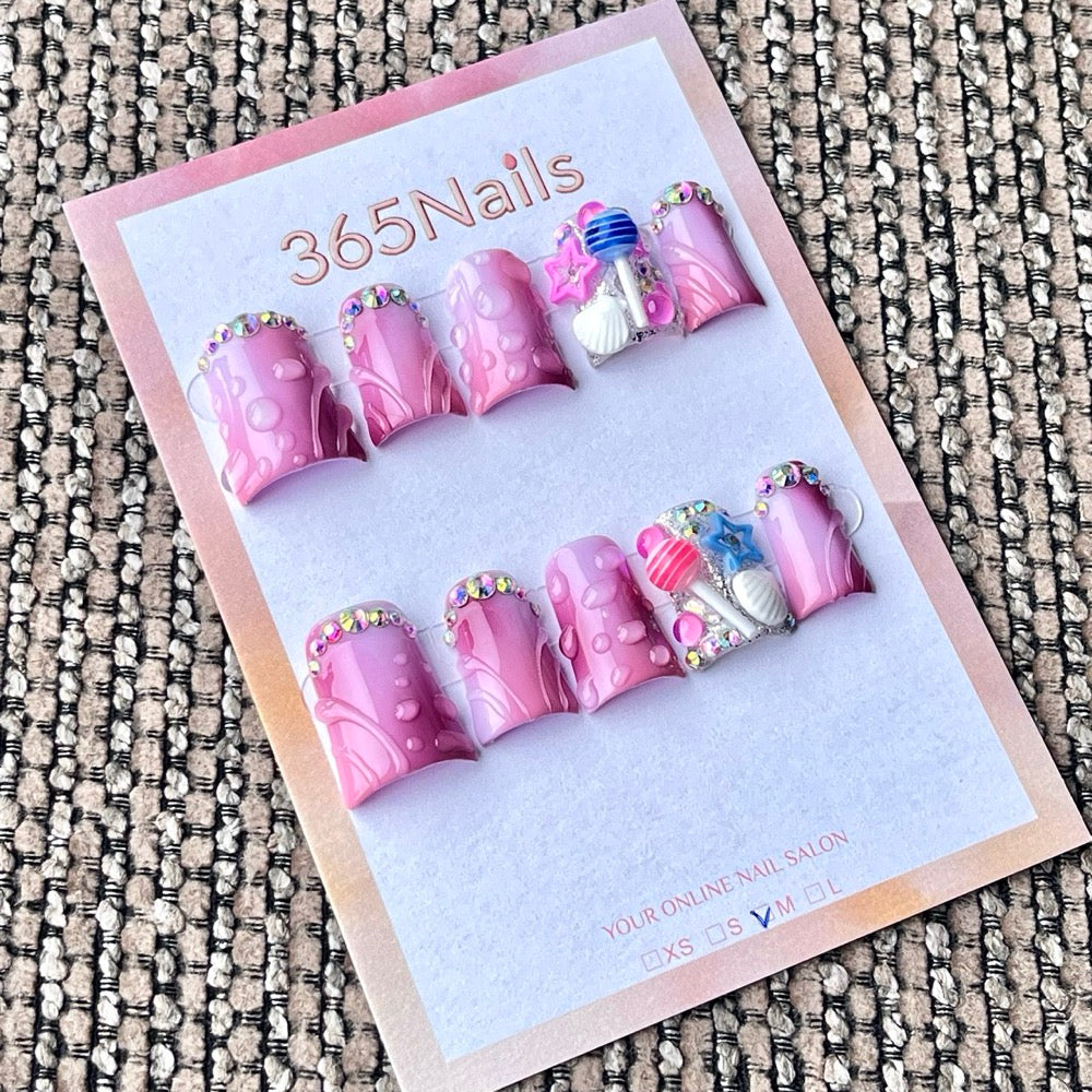 365nails: "Dégradé Violet, Bulles 3D, Sucette, Coquillage, Strass" – Candy Kawaii Fait Main Ongles Mi-Longs