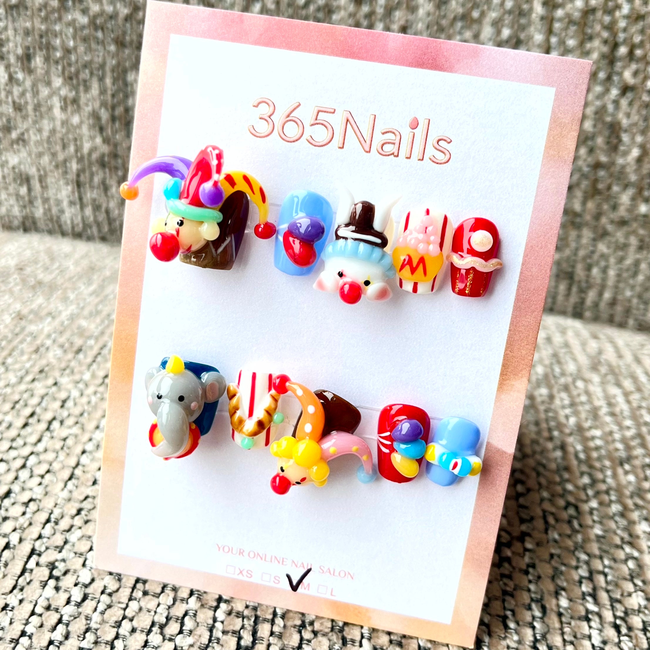 365nails: "Circo Grandioso" – Unhas Curtas Artesanais 3D de Palhaço e Animais