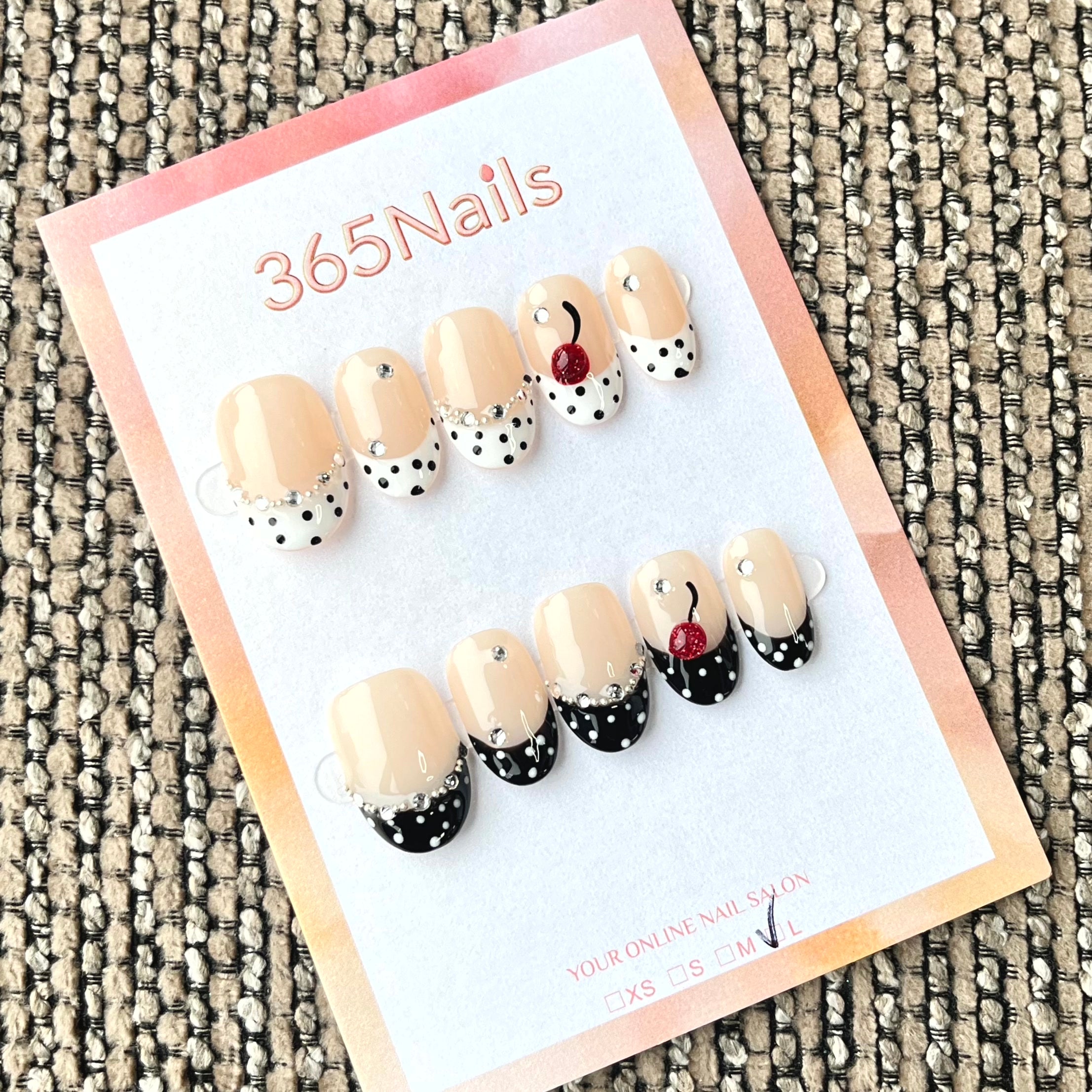 365nails: 체리 도트 – 3D 체리 & 도트 수제 아몬드형 네일