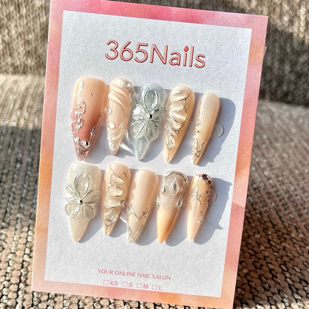 365nails: "Silver Floral Chrome" – Handmade Medium Stiletto Press-On Nails