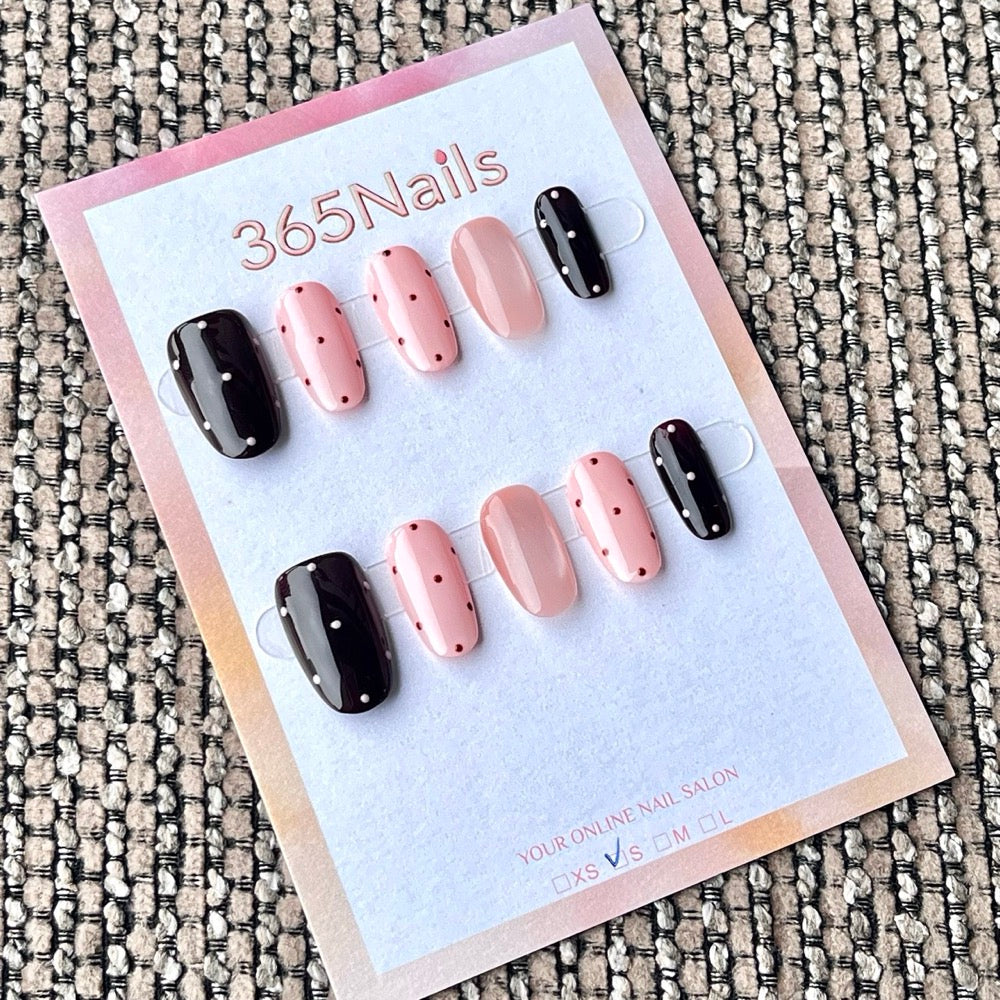 365nails : "Mélange vintage à pois" – Ongles press-on mi-longs forme amande peints à la main