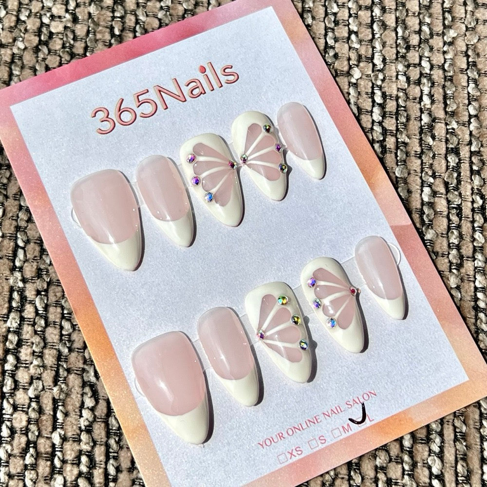 365nails: "Aurora Fan French" – 수제 미디엄 스틸레토형 프레스온 네일