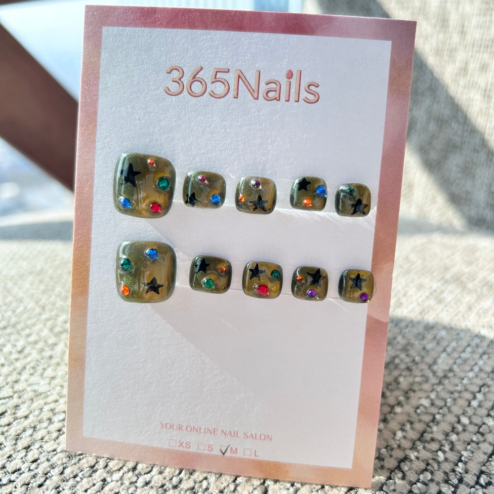 365nails: 橄欖色星空水鑽 – 手工製足部穿戴甲