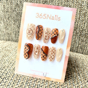 Luxury Logo 365nails: "Caramel Wave Monogram" – 3D Fluid Line & Luxury Pattern Handmade Oval Nails