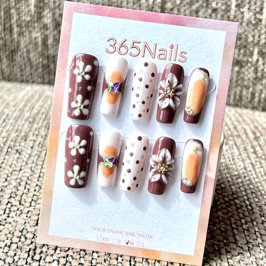 365nails: "Mocha Retro Daisy" – Handmade Medium Square Press-On Nails
