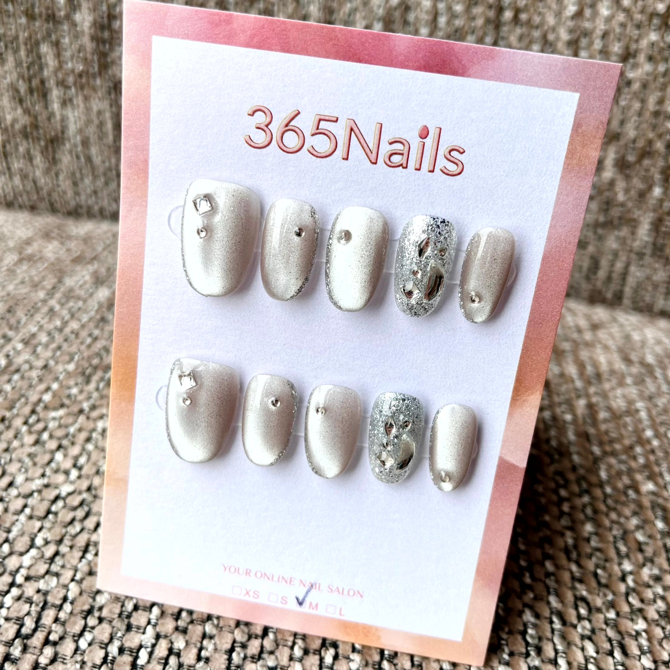 365nails: "Argent Liquide" – Ongles amande courts chrome métallique et cristal fait main