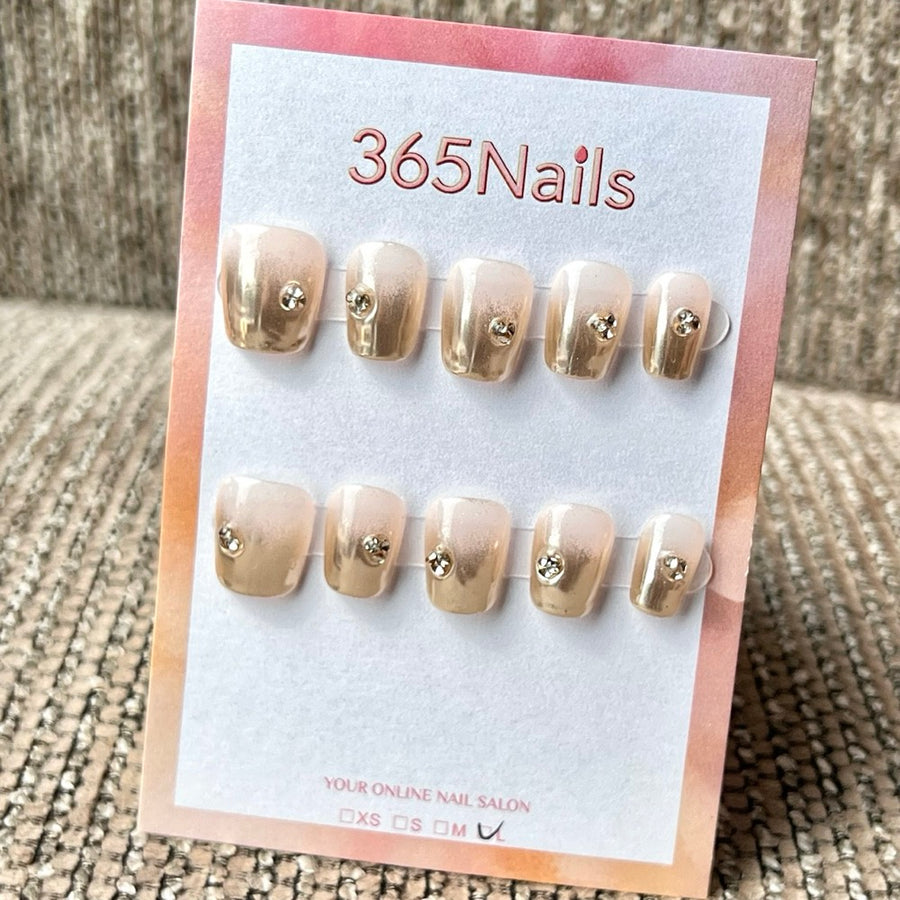 365nails: "샴페인 오로라" – 수제 숏 스퀘어형 프레스온 네일