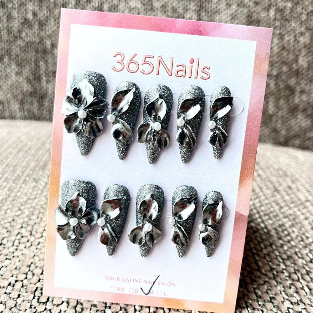 365nails: "液態金屬綻放" – 3D 金屬花朵 手工製 尖形 穿戴甲