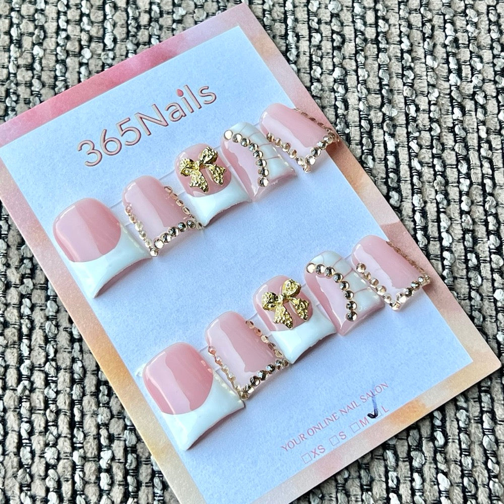 365nails: "Nœud doré" – ongles courts forme carrée, papillon 3D, fait main