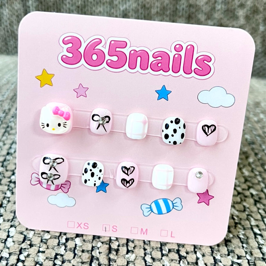 365nails: "Hello Kitty Chic" – 3D 캐릭터 & 리본 수제 숏 스퀘어형 네일