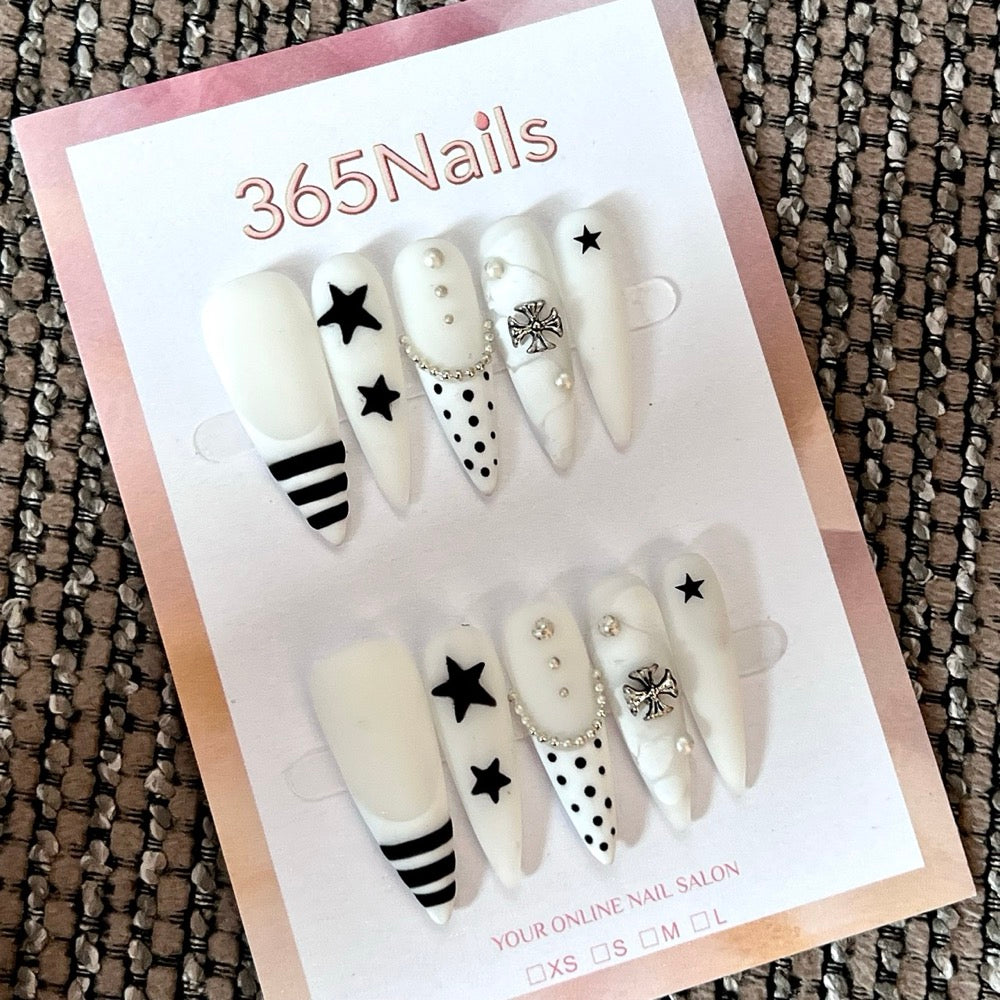 White Star Point - White Black Star Pointed Press-On Nails