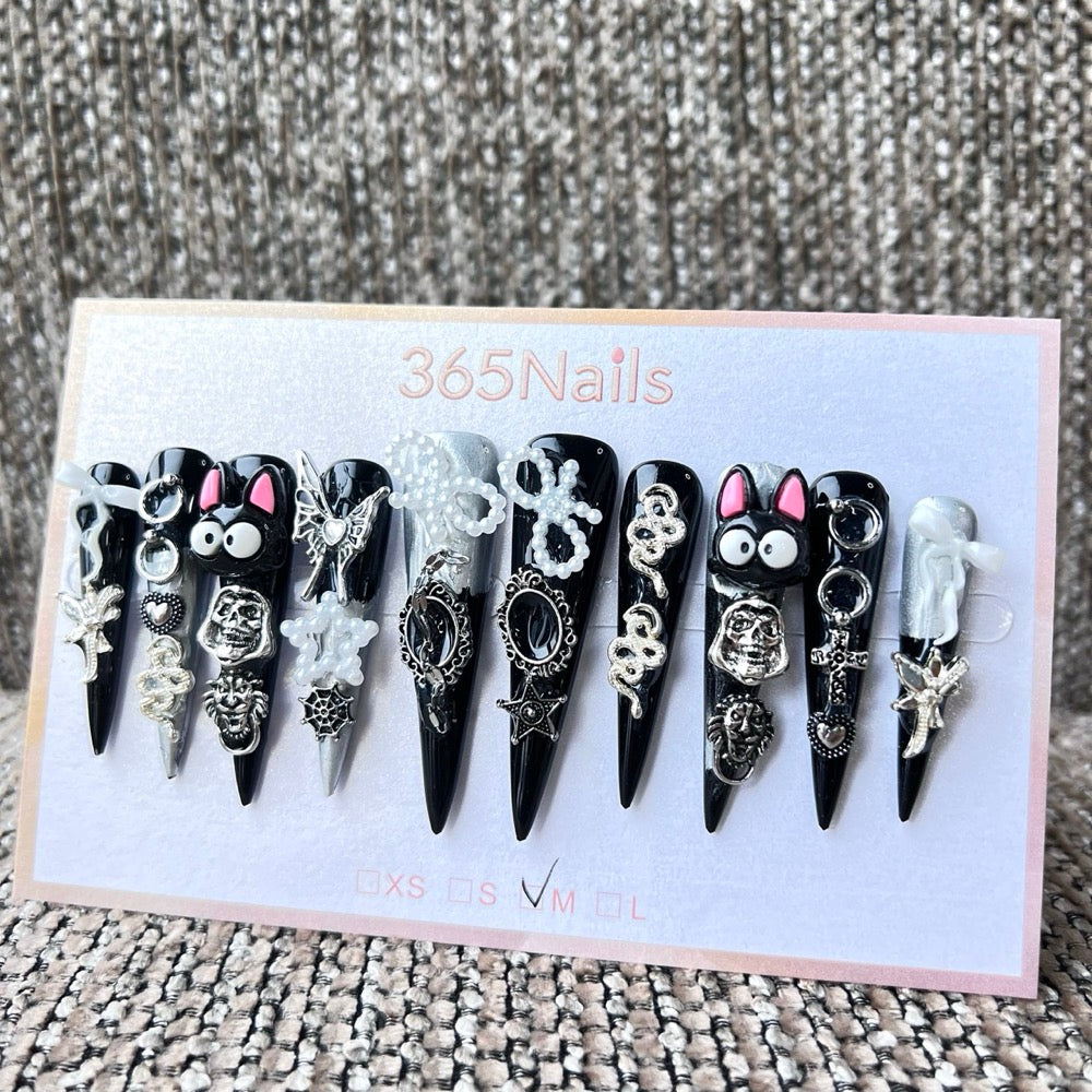 365nails: "Gothic Black Cat Pearl Skull" – handmade press-on nails