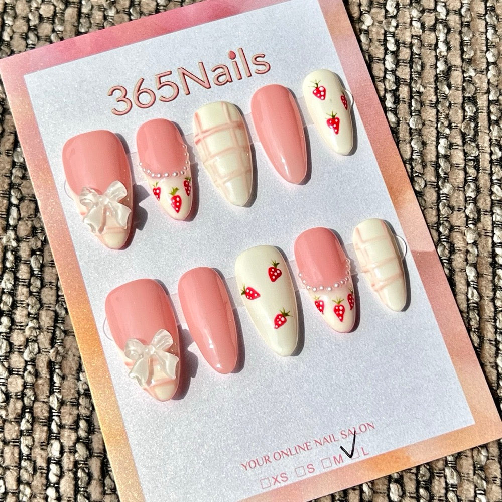 365nails 수제 3D 리본 딸기 체크 미디엄 스틸레토형 프레스온 네일
