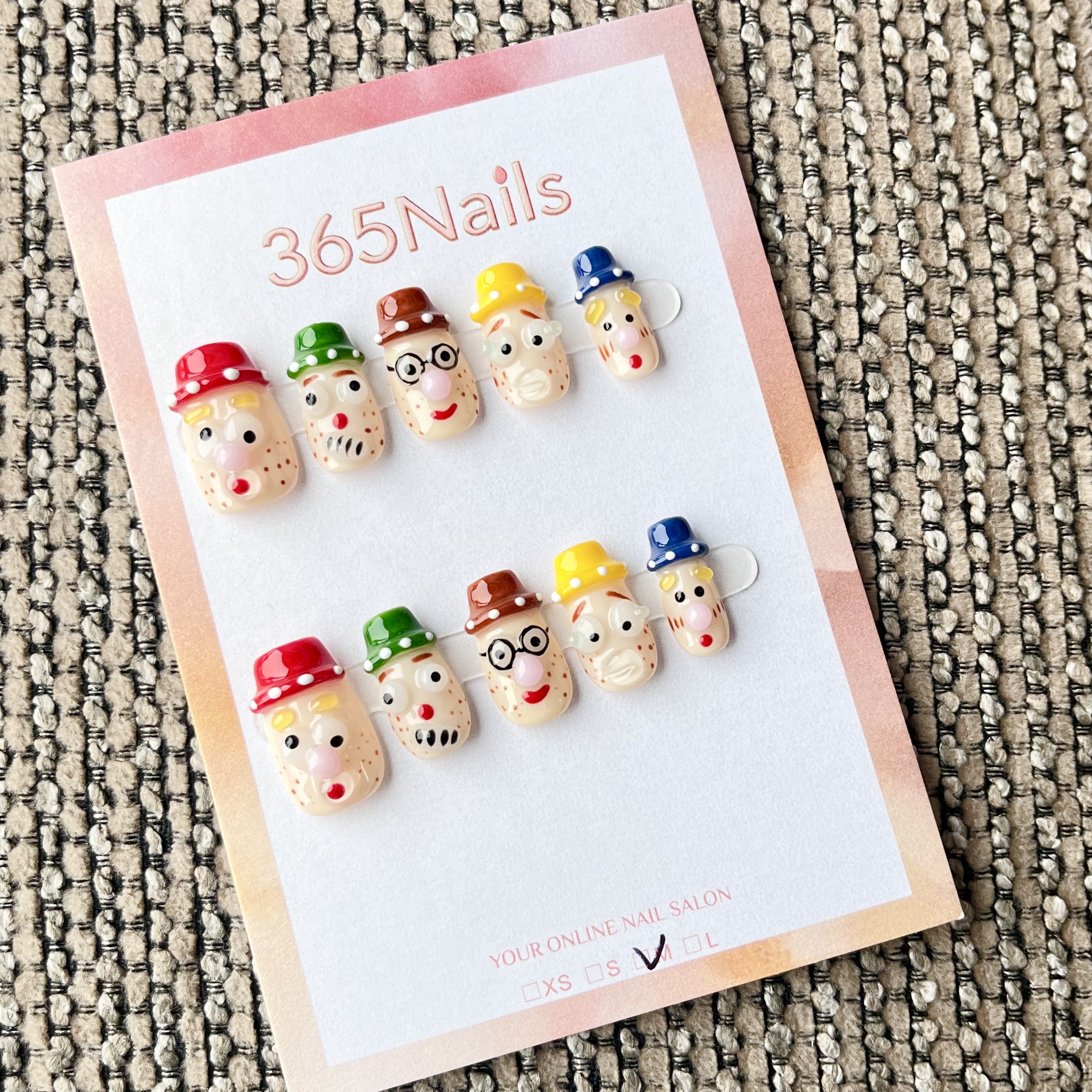 365nails : « Petits Amis » – ongles press-on courts, fait main, avec personnages cartoon 3D
