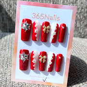 365nails: "진홍 축제" – 3D 눈송이 & 리본 수제 코핀형 네일
