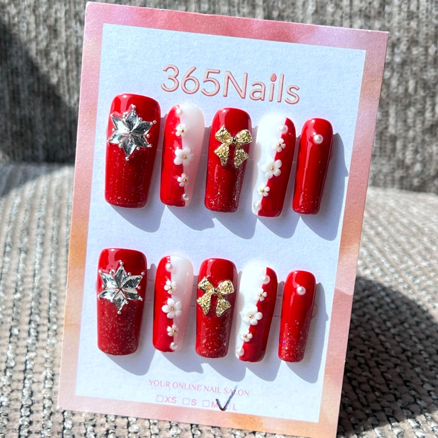 365nails: "진홍 축제" – 3D 눈송이 & 리본 수제 코핀형 네일