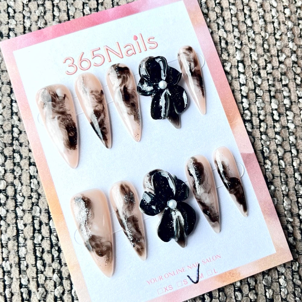 365nails：「午夜綻放」— 3D 花卉與大理石手工製尖形穿戴甲