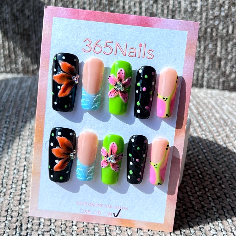 365nails: "Garden Party" – ongles press-on fait main, forme carrée, court, décor floral 3D