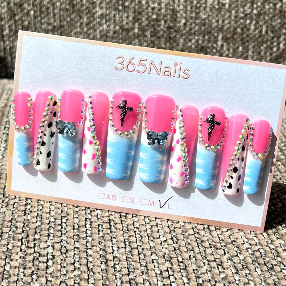 365nails: "電力娃娃" – 3D立體蝴蝶與水鑽手工製長款棺材形穿戴甲