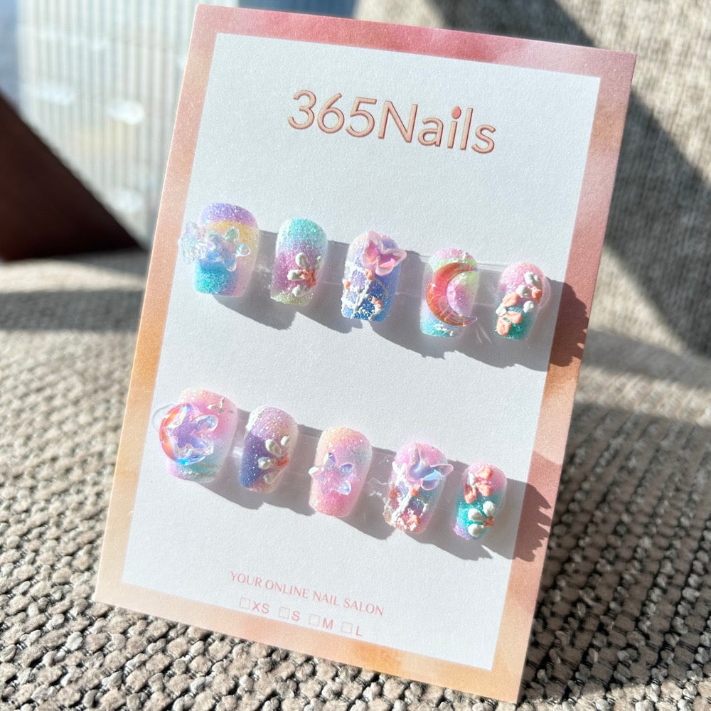 Vintage Wine & Cream" brings a touch of sophisticated romance to your fingertips. Moving away from bright pastels, this design embraces the richness of deep burgundy wine and the softness of heavy cream. The finish is a luxurious matte (frosted) text