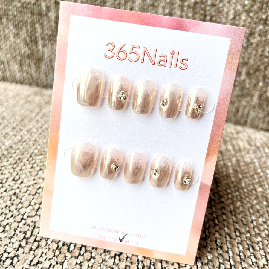 365nails: "Champagne Mist" – Glass Bead Handmade Short Square Nails